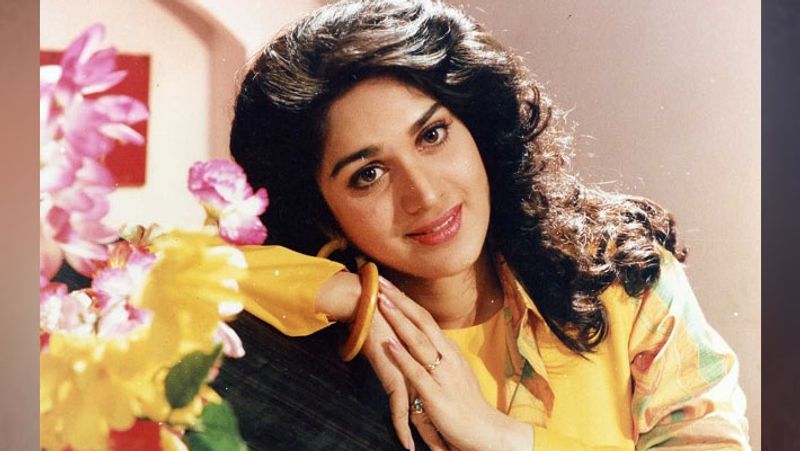 Sunny Deol Meenakshi Seshadri Bollywood film Ghatak completes 25 years facts about actress KPJ