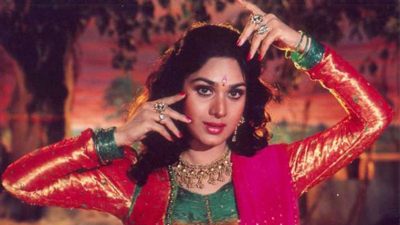 Sunny Deol Meenakshi Seshadri Bollywood film Ghatak completes 25 years facts about actress KPJ