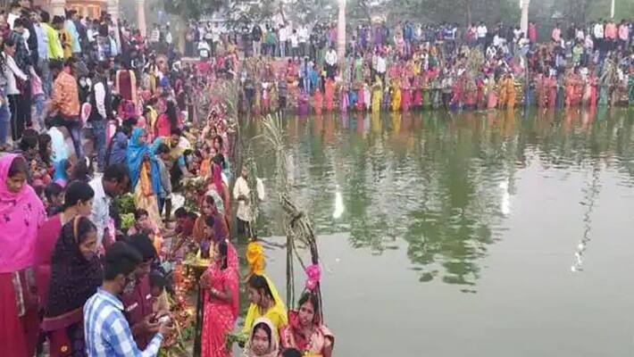 Chhath Puja 2021 Arghya offered to sun today know is time and spirit Surya chanting 12 names gives benefits UDT Chhath Puja 2021 Arghya offered to sun today know is time and spirit Surya chanting 12 names gives benefits UDT