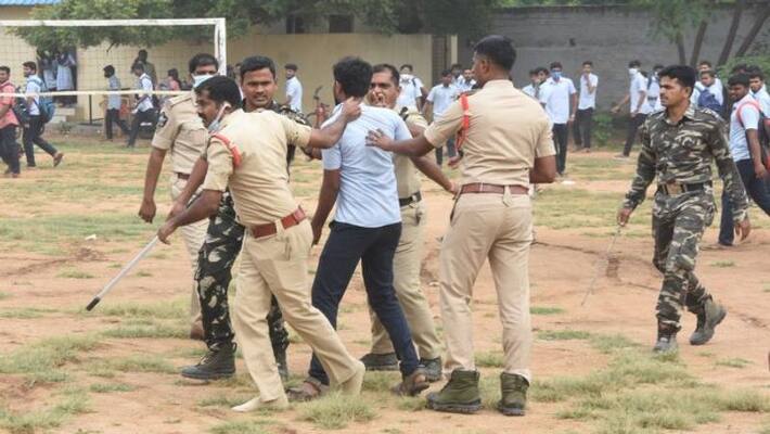 police Loty Charge on anantapur SSBN college students... nara lokesh serious police Loty Charge on anantapur SSBN college students... nara lokesh serious