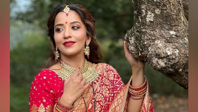 Chhath 2021 bhojpuri actress monalisa ready for chhath puja, share photos of festival celebration entertainment news KPJ