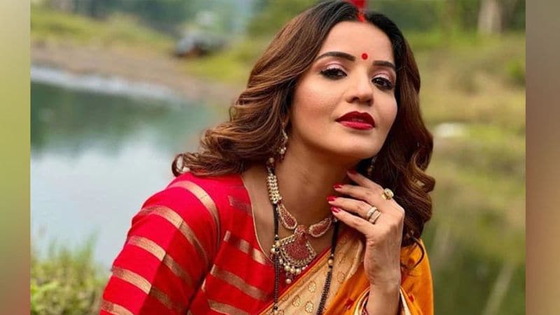 Chhath 2021 bhojpuri actress monalisa ready for chhath puja, share photos of festival celebration entertainment news KPJ
