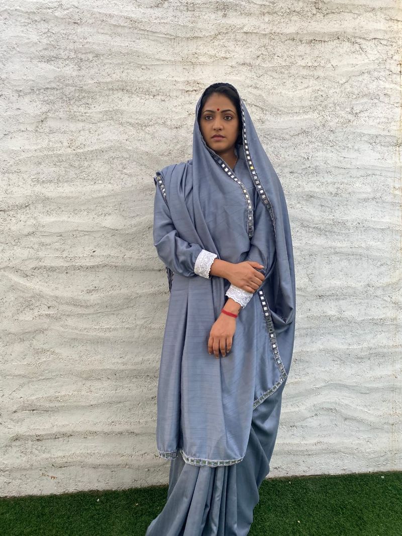 Kannada actress Haripriya reveals Thayi Kastur ba gandhi film look vcs