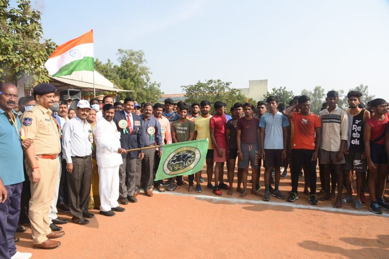 minister jagadish reddy launched pre army recruitment rally in suryapet