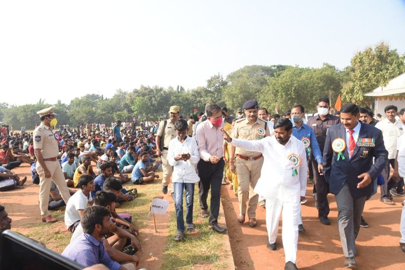 minister jagadish reddy launched pre army recruitment rally in suryapet