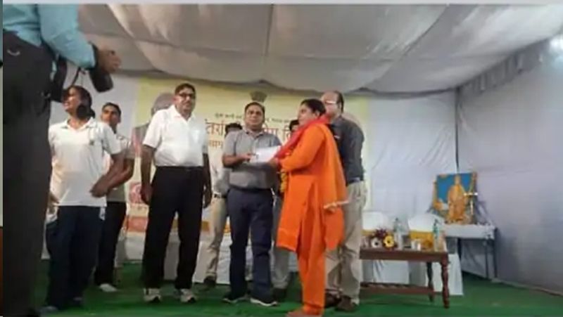 MP News Crime News Anupama Tiwari who contested election from Shivsena running sex racket Bhopal news