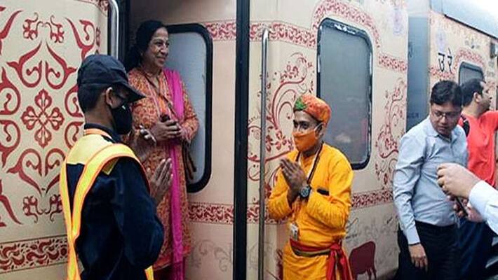 UP News Indian Railways IRCTC Shri Ramayana Yatra train reaches Ayodhya station with 132 devotees stb UP News Indian Railways IRCTC Shri Ramayana Yatra train reaches Ayodhya station with 132 devotees stb