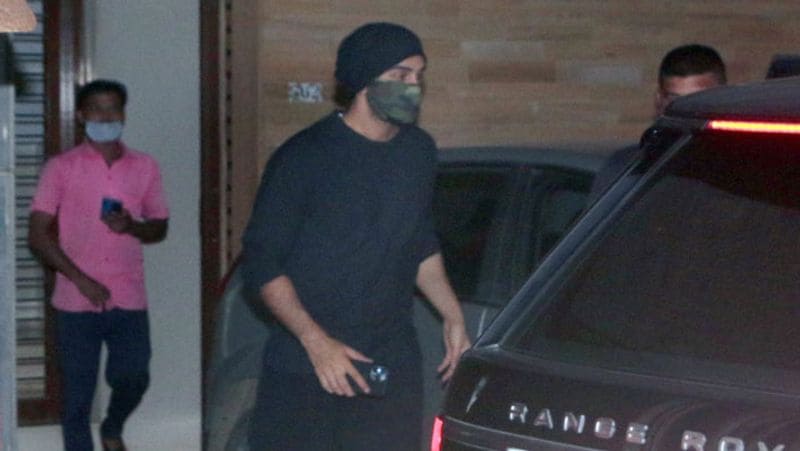Alia Bhatt spotted airport Ranbir Kapoor reached clinic