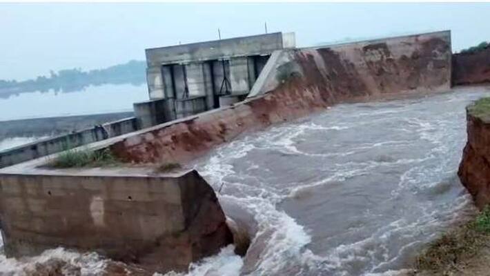 A flood warning has been issued as the Mullai Periyar Dam is reaching its full capacity A flood warning has been issued as the Mullai Periyar Dam is reaching its full capacity