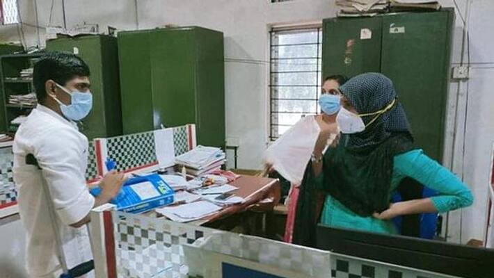 thachanattukara panchayath president Salim protest in taluk hospital office thachanattukara panchayath president Salim protest in taluk hospital office