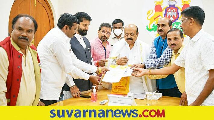 Karnataka CM Basavaraj Bommai Announced To build Kannada Bhavan in Goa snr Karnataka CM Basavaraj Bommai Announced To build Kannada Bhavan in Goa snr