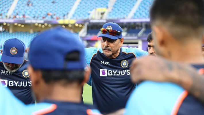 ICC T20 World Cup 2021: Ravi Shastri gives 'stirring speech' to 'Team India' as he signs off from head coach role (WATCH)-ayh ICC T20 World Cup 2021: Ravi Shastri gives 'stirring speech' to 'Team India' as he signs off from head coach role (WATCH)-ayh