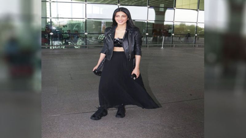 shruti haasan looking gorgeous in black bold outfit NTP