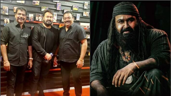 marakkar first private screening co producer roy c j reviews photo with mohanlal marakkar first private screening co producer roy c j reviews photo with mohanlal