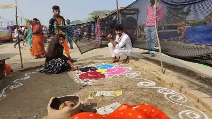 Chhath Puja 2021 Bihar Khagaria 100 nomadic families once a year on Chhath Puja and get married among themselves UDT Chhath Puja 2021 Bihar Khagaria 100 nomadic families once a year on Chhath Puja and get married among themselves UDT