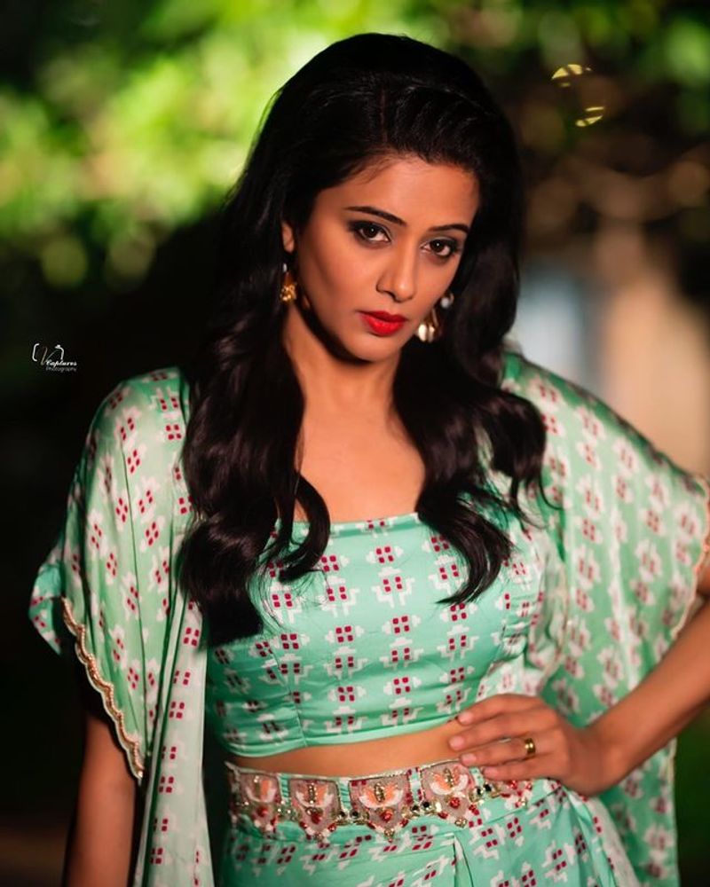 Priyamani mesmerizing look for Dhee 13 show