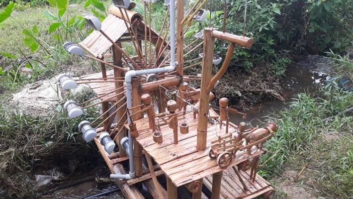 This water wheel will amaze anyone; Sanoj with scientific skills during construction work This water wheel will amaze anyone; Sanoj with scientific skills during construction work