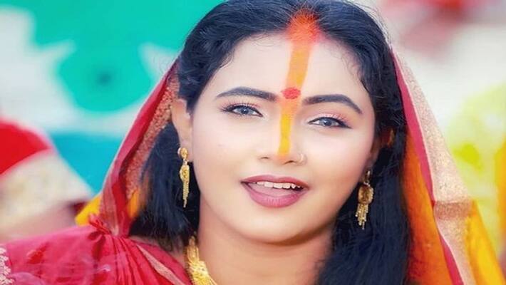 Bhojpuri actress trisha kar madhu trolled for performing chhath puja kpg Bhojpuri actress trisha kar madhu trolled for performing chhath puja kpg