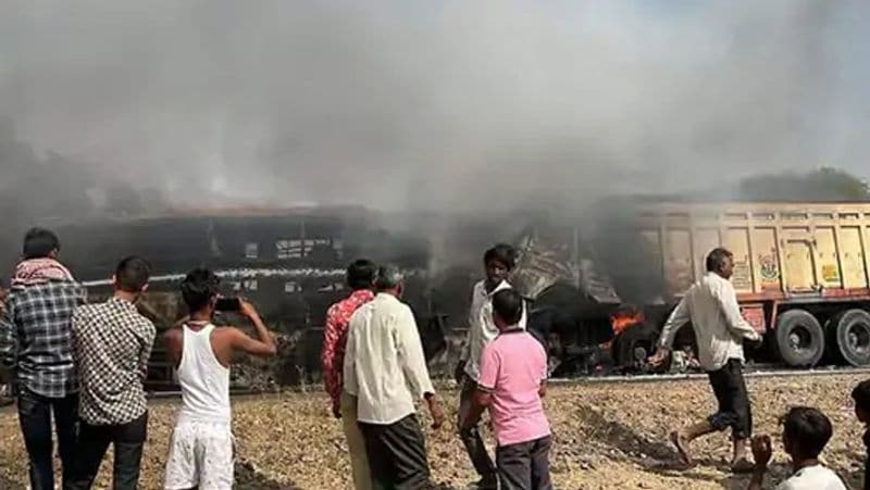 Rajasthan Accident Barmer Accident Jodhpur Highway see whole accident pictures collision of tanker trailer UDT