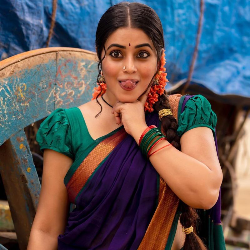 poorna vintage look hot photos stunning poses mind blowing