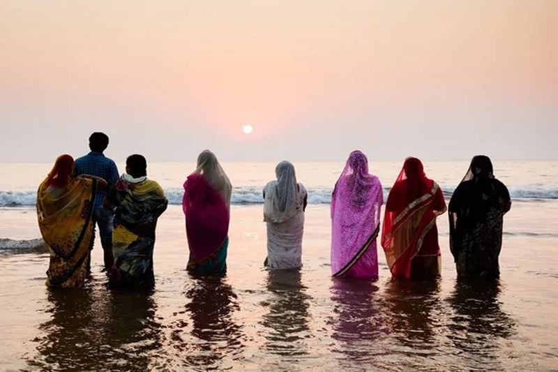 Chhath Puja 2021, uttar pradesh, bihar, vrat devotees offers evening arghya to sun stb