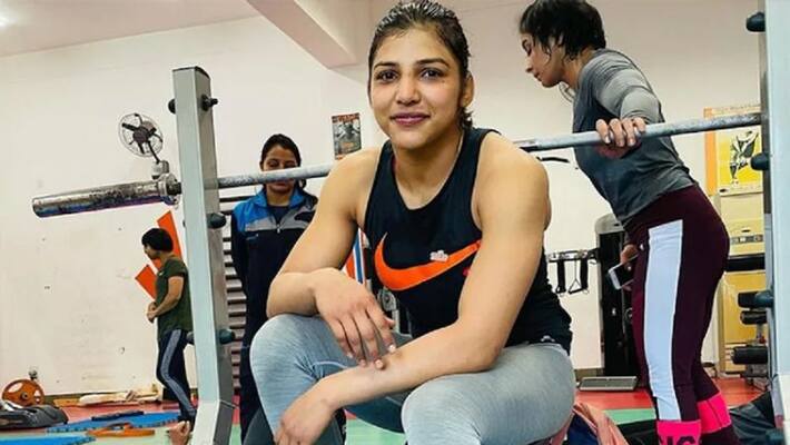 nisha dahiya wrestler death is fake news which is confirmed by sakshi malik and Wrestling Federation of India nisha dahiya wrestler death is fake news which is confirmed by sakshi malik and Wrestling Federation of India