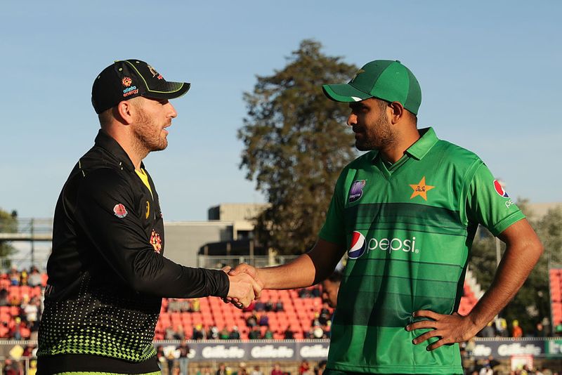 T20 Worldcup 2021: Team India fans trolls Pakistan Cricket team, after Australia poor Fielding in Semi-finals