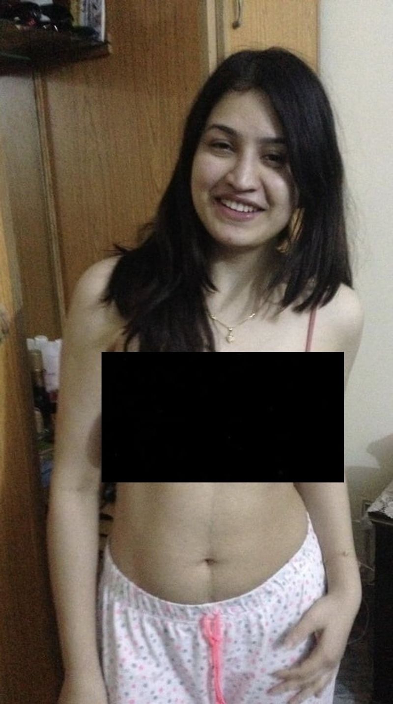 Pakistan Cricket Fan Ayesha Tahir upload topless photos in Social Media mah