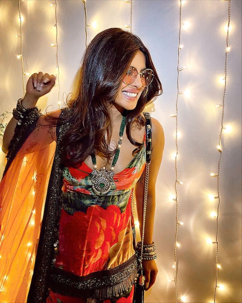 priyanka chopra attack on fans with her hot photos fire in internet trending