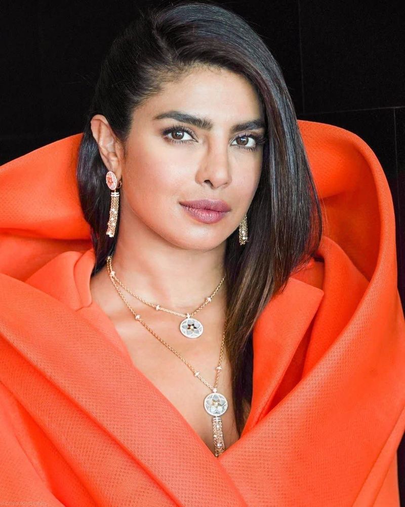 priyanka chopra attack on fans with her hot photos fire in internet trending