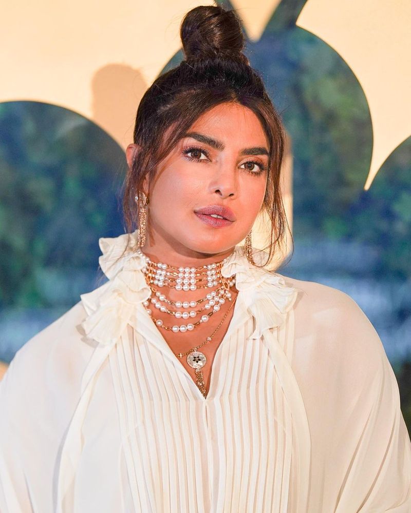 priyanka chopra attack on fans with her hot photos fire in internet trending