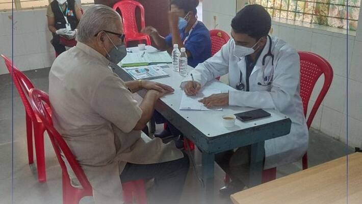 Jayangar United hospital conduct free health check up for senior and supporting artists at Bengaluru ckm Jayangar United hospital conduct free health check up for senior and supporting artists at Bengaluru ckm