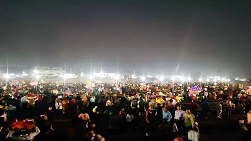 chhath puja 2021 Today morning rising sun surya arghya shubh muhurat vidhi worshiped getting into water Chhath Ghats UDT
