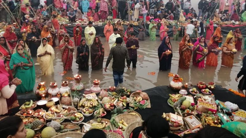 Chhath Puja 2021 Delhi Mumbai Kolkata Patna Ranchi See pictures and offer Arghya rising sun UDT