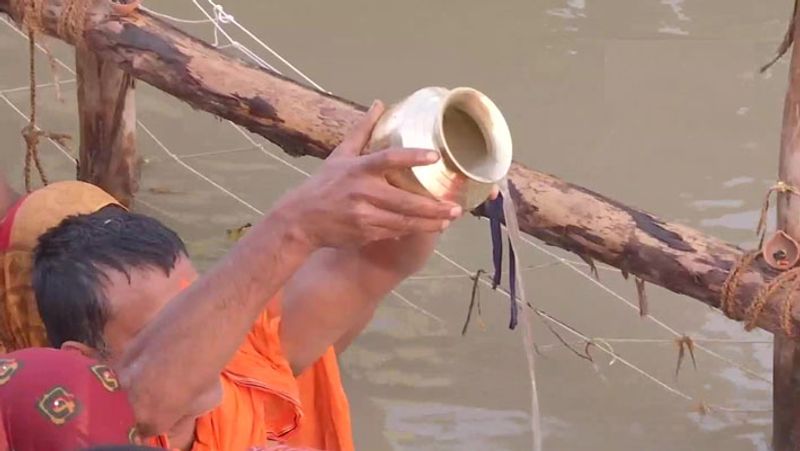 Chhath Puja 2021 Delhi Mumbai Kolkata Patna Ranchi See pictures and offer Arghya rising sun UDT