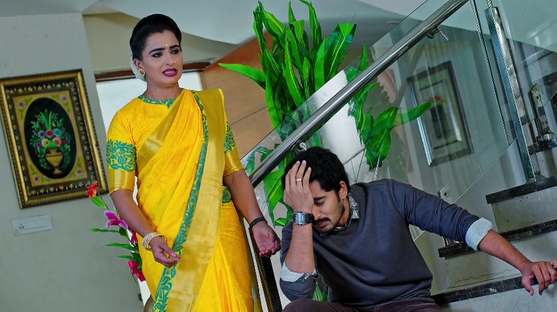 Karthik feels devastated in todays Karthika deepam serial episode
