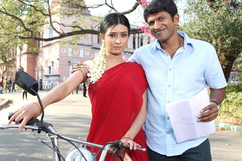 Kannada Radhika Pandit clarifies the fake and negative comments about Puneeth Rajkumar post vcs