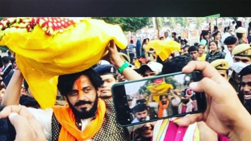 chhath puja 2021 mp ravi kishan celebrated chhath on ghat with people bhojpuri actor in gorakhpur