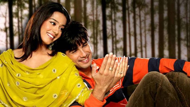 Shahid Kapoor Amrita Rao Film Vivah completed 15 years Kareena Kapoor bollywood actress KPJ