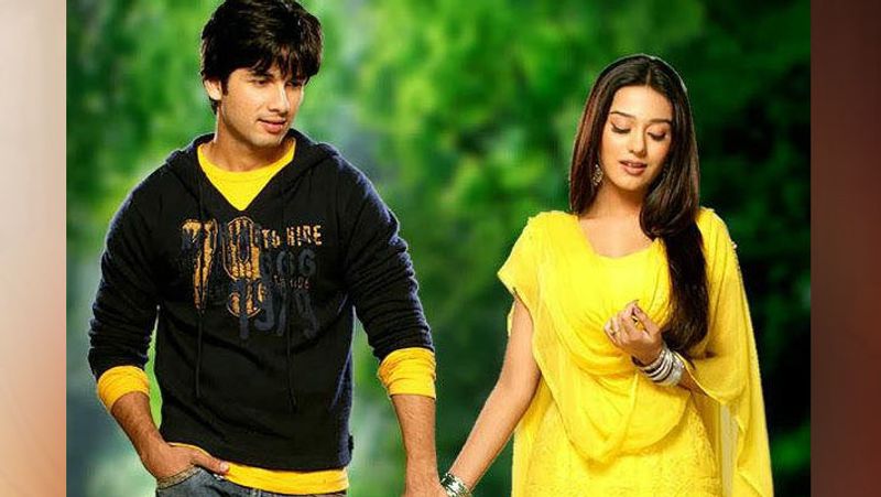 Shahid Kapoor Amrita Rao Film Vivah completed 15 years Kareena Kapoor bollywood actress KPJ