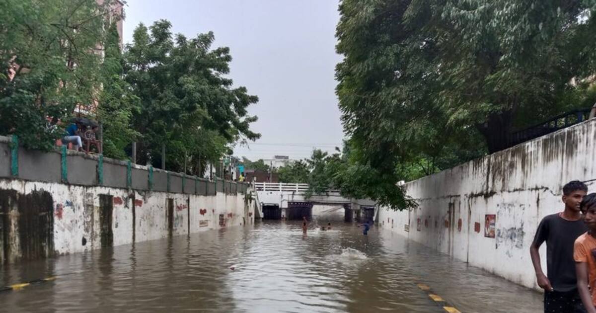 #Chennai Floods சற்று முன் - சென்னையில் 11 சுரங்கங்கள், 7 சாலைகள் மூடல்... மக்கள் வெளியே வர வேண்டாம்...