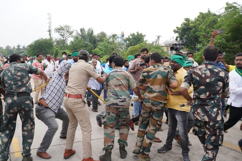 police loty charge on farmers in amaravati padayatra