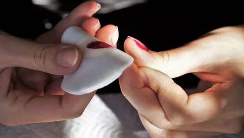 Nail Paint Remover hacks: how to remove nail polish without remover