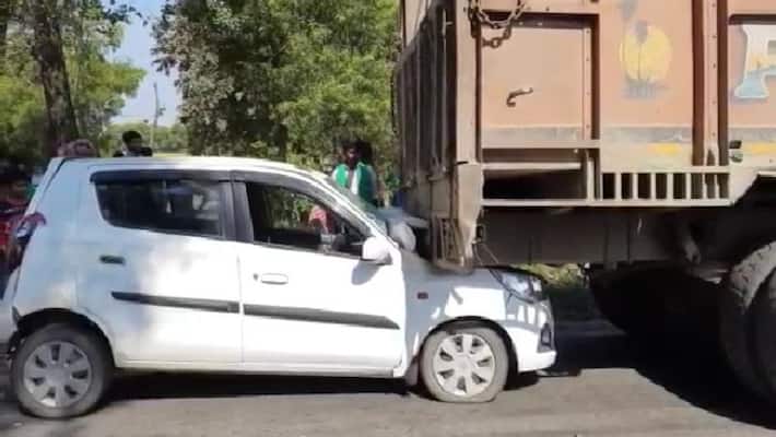 Multiple vehicle collisions in a horrific accident in South Dinajpur bpsb Multiple vehicle collisions in a horrific accident in South Dinajpur bpsb