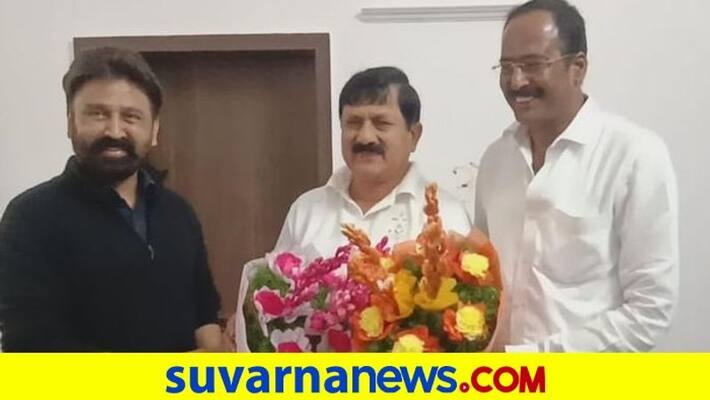 Kannada actor ramesh aravind meets home minister araga jnanendra Kannada actor ramesh aravind meets home minister araga jnanendra