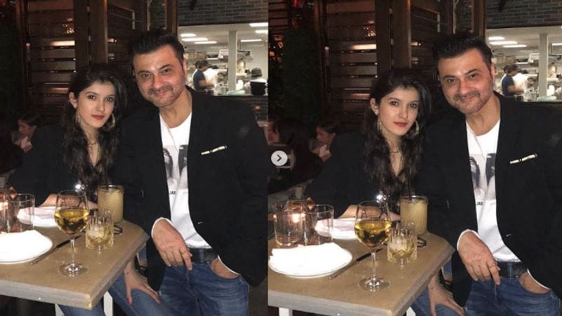 sanjay kapoor adivses daughter shanaya kapoor as she begins shoot of debut film bollywood news