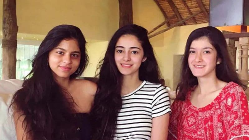 sanjay kapoor adivses daughter shanaya kapoor as she begins shoot of debut film bollywood news