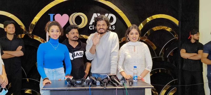 anand devarakonda starer pushpaka vimanam movie premier review