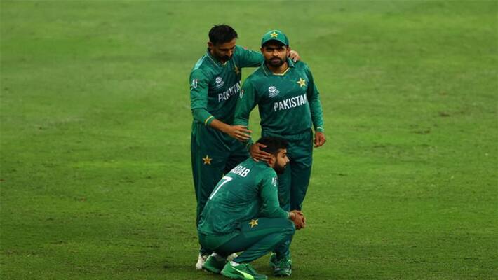 ICC T20 World Cup 2021: Shoaib akhtar shares a video of young pakistan fan in tears after semifinals loss against Australia ICC T20 World Cup 2021: Shoaib akhtar shares a video of young pakistan fan in tears after semifinals loss against Australia