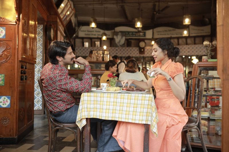 dulquer salmaan starer kurup movie review